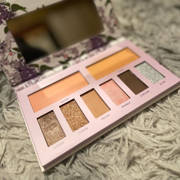 Sakura + Sage - Vegan Eyeshadow & Blush Palette - Picture 2 of 5